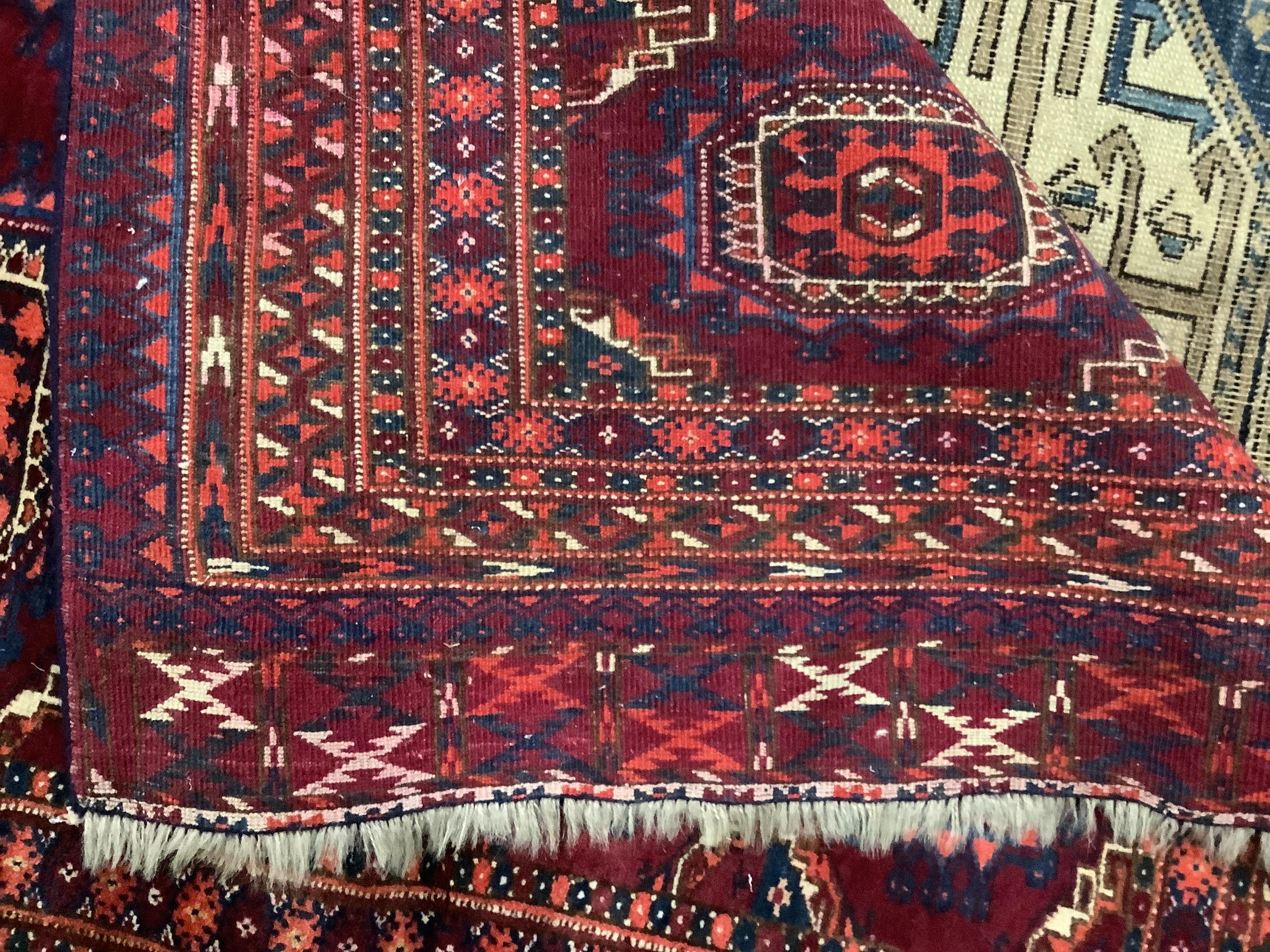 An antique Salor Bokhara rug, 153 x 103cm